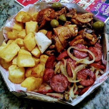 Combo 24 na caixa 25cm + refri de 1 L