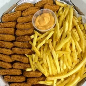 Nuggets + batata com refri