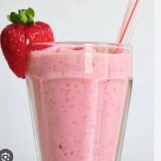 Vitamina de morango ao leite