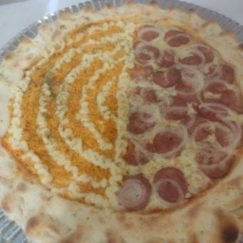 Pizza Maracanã + refri grátis e borda recheada.