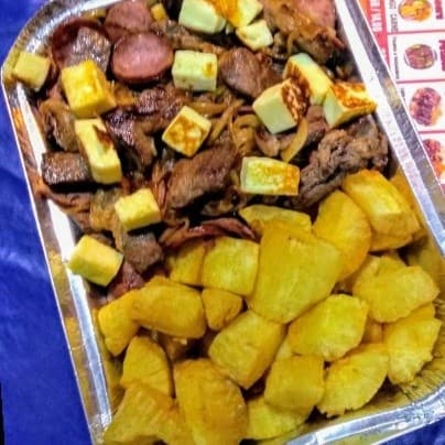 Porções de carne de Sol com aipim