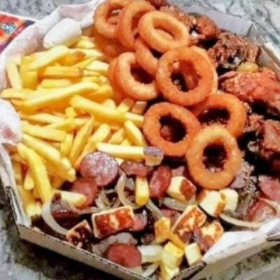 Combo 25 na caixa 30 cm + refri de 1 l